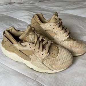 Snakeskin huaraches nikes